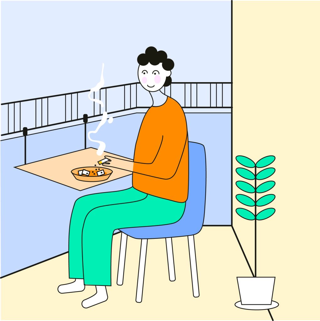 Illustration av en person som sitter på en stol och röker utomhus på en balkong, och fimpar i en askkopp som står på ett bord.